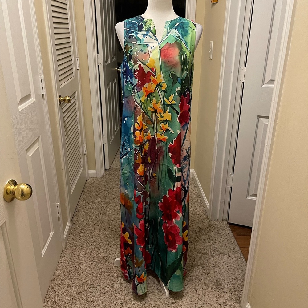 Beautiful colorful summer maxi dress. Size S